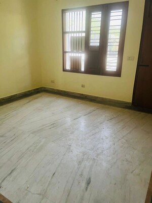 Room in 2 BHK Independent House at Sector 14 – for Rent