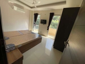 Team Area in 1 BHK Independent House at Sector 14 – for Rent