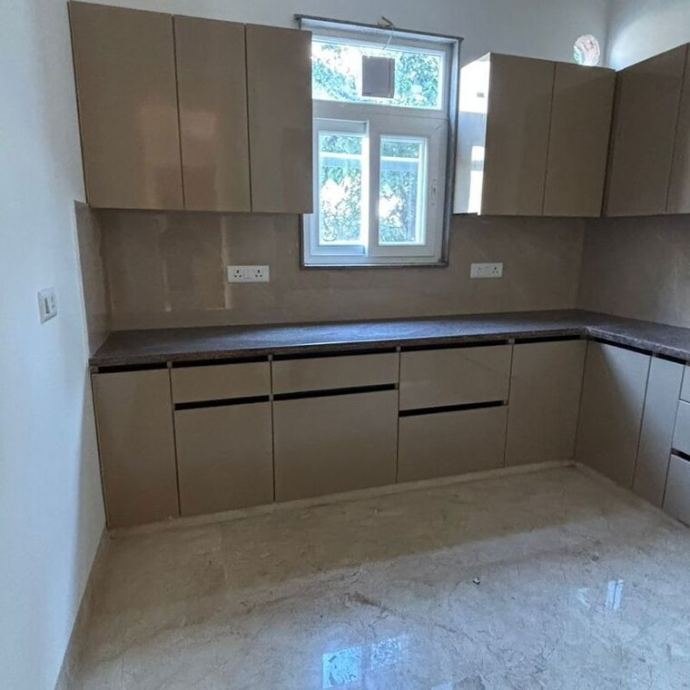 Kitchen, new rajinder nagar 3 Bedroom 100 Sq.Yd. Builder Floor In New Rajinder Nagar Delhi 10684669