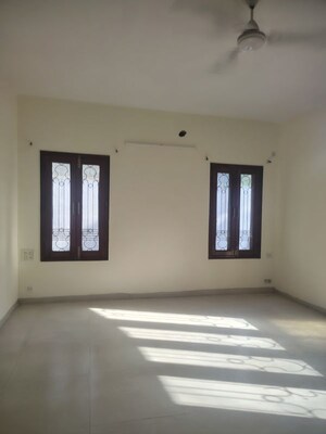 Furnished Amenities in  Shop at Sector 56 – for Rent