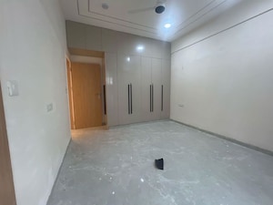Room in 3 BHK Builder Floor at Sector 22 – for Rent