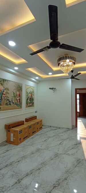 Dining area in 3 BHK Builder Floor at BPTP District 3, Sector 85 – for Sale
