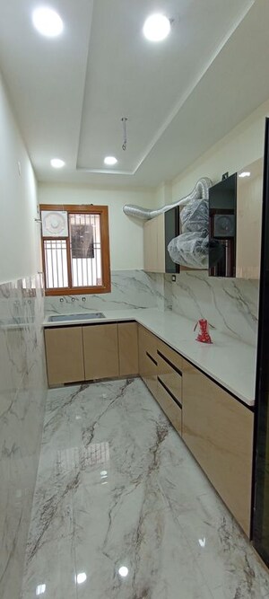 Kitchen in 3 BHK Builder Floor at BPTP District 3, Sector 85 – for Sale