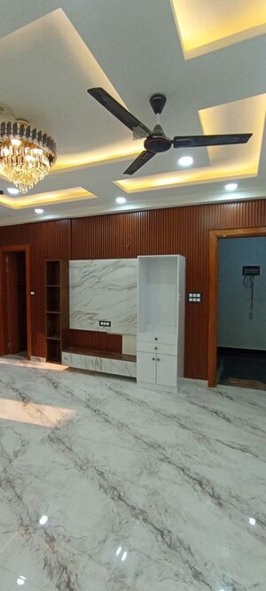 Room in 3 BHK Builder Floor at BPTP District 3, Sector 85 – for Sale
