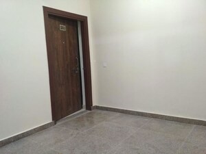 Room in 2 BHK Builder Floor at Sector 32 – for Rent