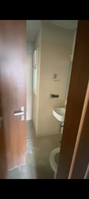 Bathroom in 2.5 BHK Builder Floor at Central Park Flower Valley, Sohna Sector 33 – for Sale