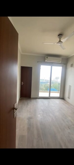 2.5 BHK Builder Floor For Sale in Central Park Flower Valley, Sohna Sector 33