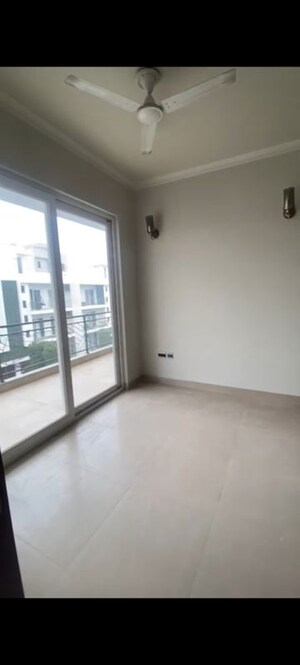 2.5 BHK Builder Floor – Entrance View at Central Park Flower Valley, Sohna Sector 33 - for Sale