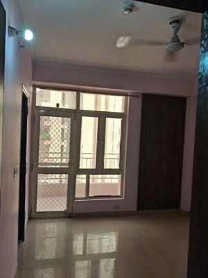 Room in 2 BHK Apartment at Supertech Eco Village II, Sector 16b Greater Noida – for Rent