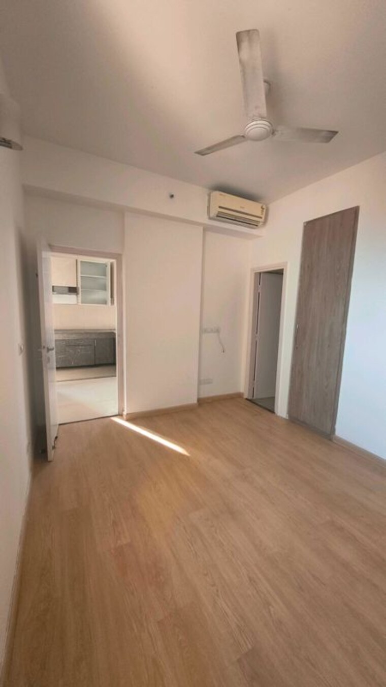 Room, sector 23 3 Bedroom 1550 Sq.Ft. Builder Floor In Sector 23 Gurgaon 10684761