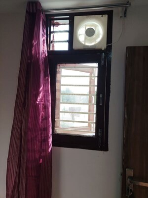 Room in 1 BHK Builder Floor at Palam Vihar – for Rent