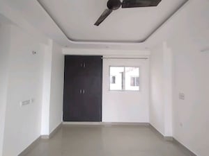 Room in 3 BHK Apartment at Gardenia Gateway, Sector 75 – for Rent