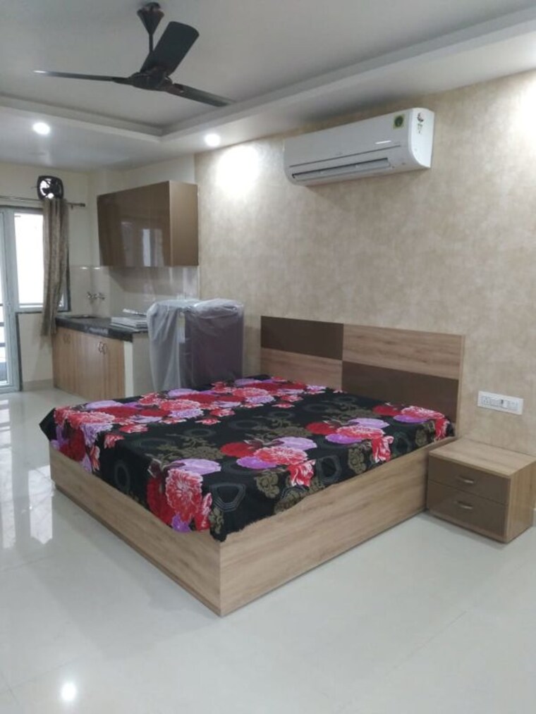 Bedroom, sector 14 1 Bedroom 800 Sq.Ft. Independent House In Sector 14 Gurgaon 10684768