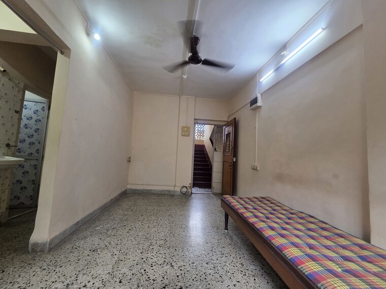 Room, sai-baba-complex-goregaon 1 Bedroom 565 Sq.Ft. Apartment In Goregaon East Mumbai 10684776