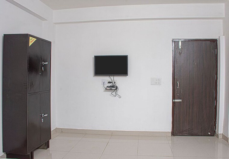 Room, sector 14 1 Bedroom 569 Sq.Ft. Independent House In Sector 14 Gurgaon 10684787