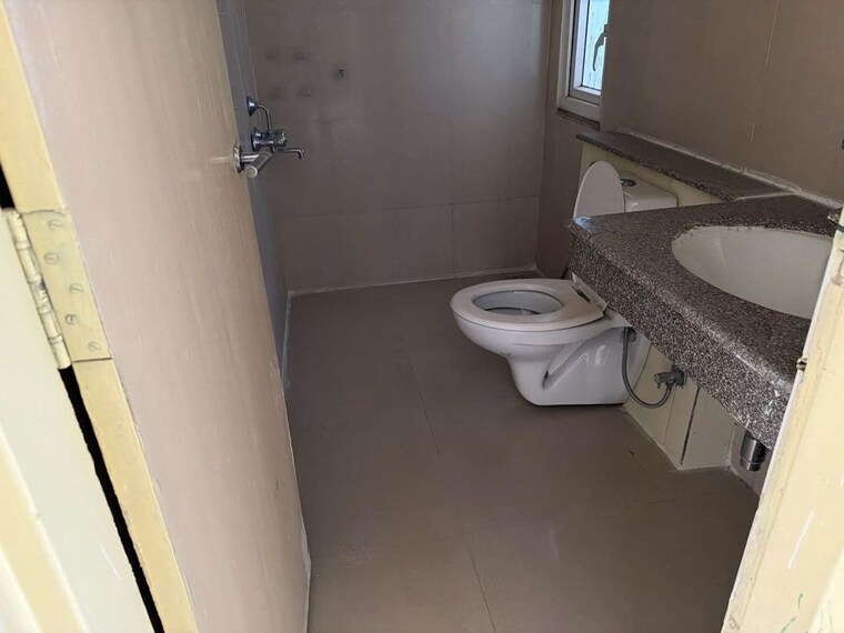 Bathroom, sector 23 3 Bedroom 1550 Sq.Ft. Builder Floor In Sector 23 Gurgaon 10684824