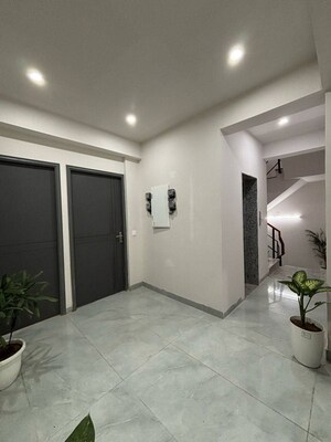 Room in 1 BHK Independent House at Saket – for Rent