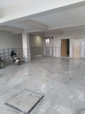 Parking in 1 BHK Independent House at Sector 14 – for Rent