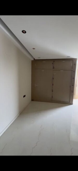 Room in 4 BHK Builder Floor at Puri Aman Vilas, Sector 89 – for Rent