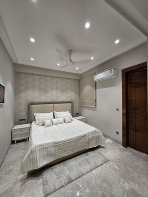 Bedroom in 4 BHK Builder Floor at Sector 21 – for Rent