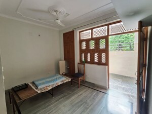 Bedroom in 2 BHK Builder Floor at Palam Vihar – for Rent