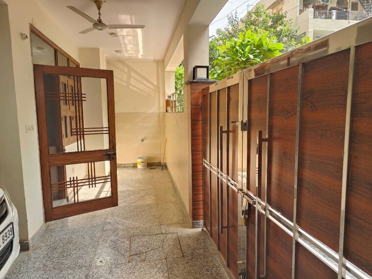 Balcony, palam vihar 2 Bedroom 1000 Sq.Ft. Builder Floor In Palam Vihar Gurgaon 10684856