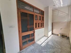 Room in 2 BHK Builder Floor at Palam Vihar – for Rent