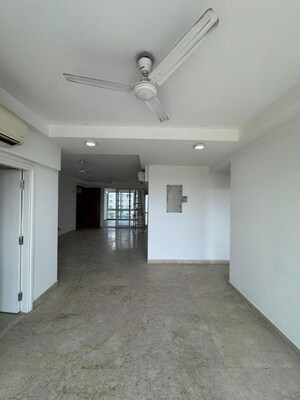 Room in 4 BHK Builder Floor at Sector 21 – for Rent