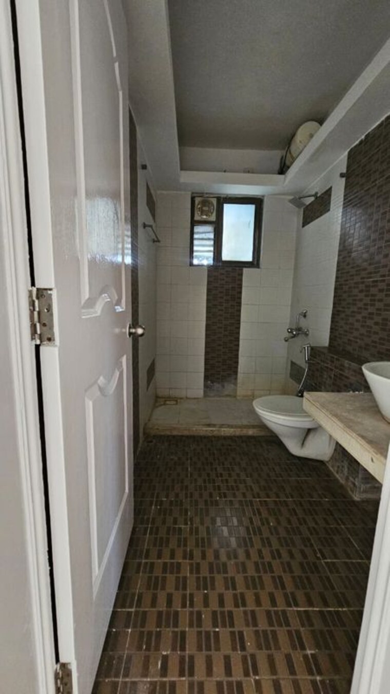 Bathroom, konark-indrayu-enclave-2 3 Bedroom 1300 Sq.Ft. Apartment In Kondhwa Pune 10684844