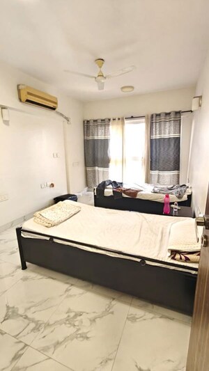 Bedroom in 4 BHK Apartment at Raheja Ridgewood, Goregaon East – for Rent