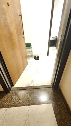 Room in 4 BHK Apartment at Raheja Ridgewood, Goregaon East – for Rent