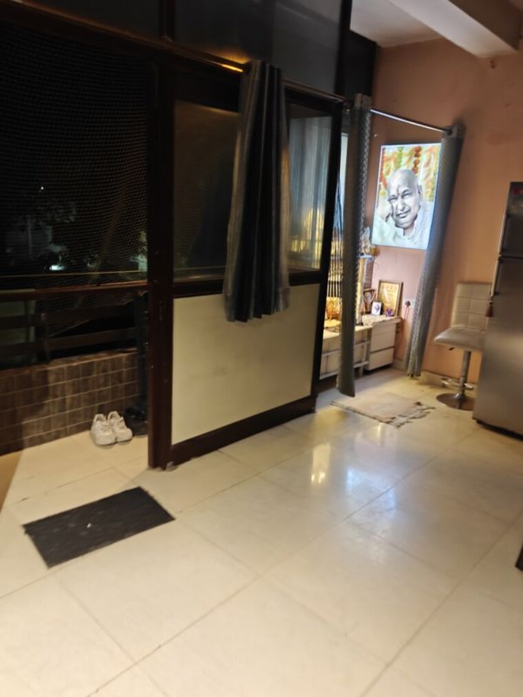 Living Room, ramesh nagar 3 Bedroom 140 Sq.Yd. Builder Floor In Ramesh Nagar Delhi 10684884