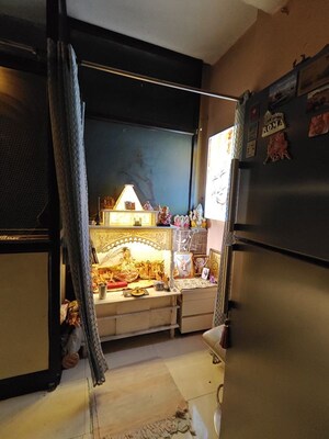 Furnished Amenities in 3 BHK Builder Floor at Ramesh Nagar – for Rent