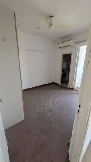 Room in 3 BHK Apartment at Mapsko Mount Ville, Sector 79 – for Rent