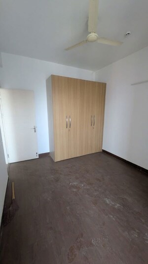 Room in 3 BHK Apartment at Mapsko Mount Ville, Sector 79 – for Rent