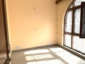 Room in 2 BHK Builder Floor at Palam Vihar – for Rent
