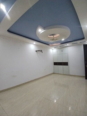 Room in 3 BHK Builder Floor at Spring Field, Sector 31 – for Rent