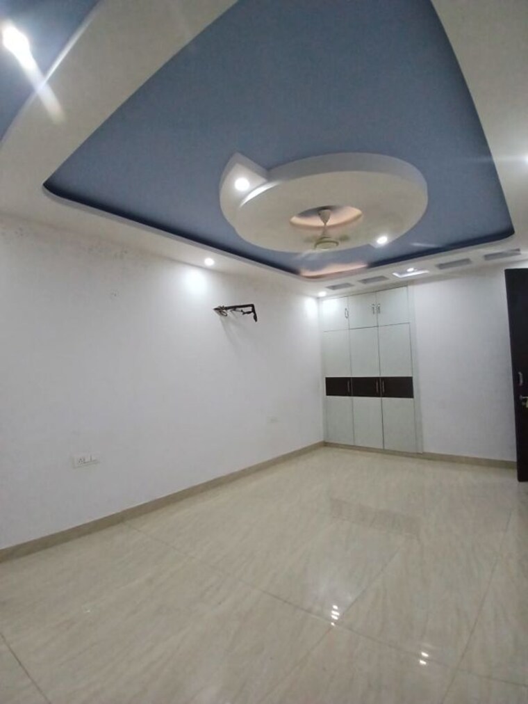 Room, spring-field 3 Bedroom 250 Sq.Yd. Builder Floor In Sector 31 Faridabad 10684889