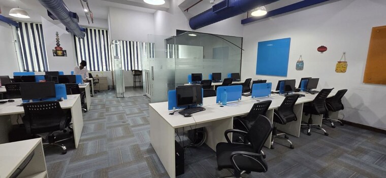 Team Area, spaze-itech-park Commercial Office Space 2758 Sq.Ft. In Sector 49 Gurgaon 10684895