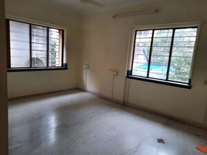 Room in 5 BHK Apartment at Cuffe Parade – for Sale