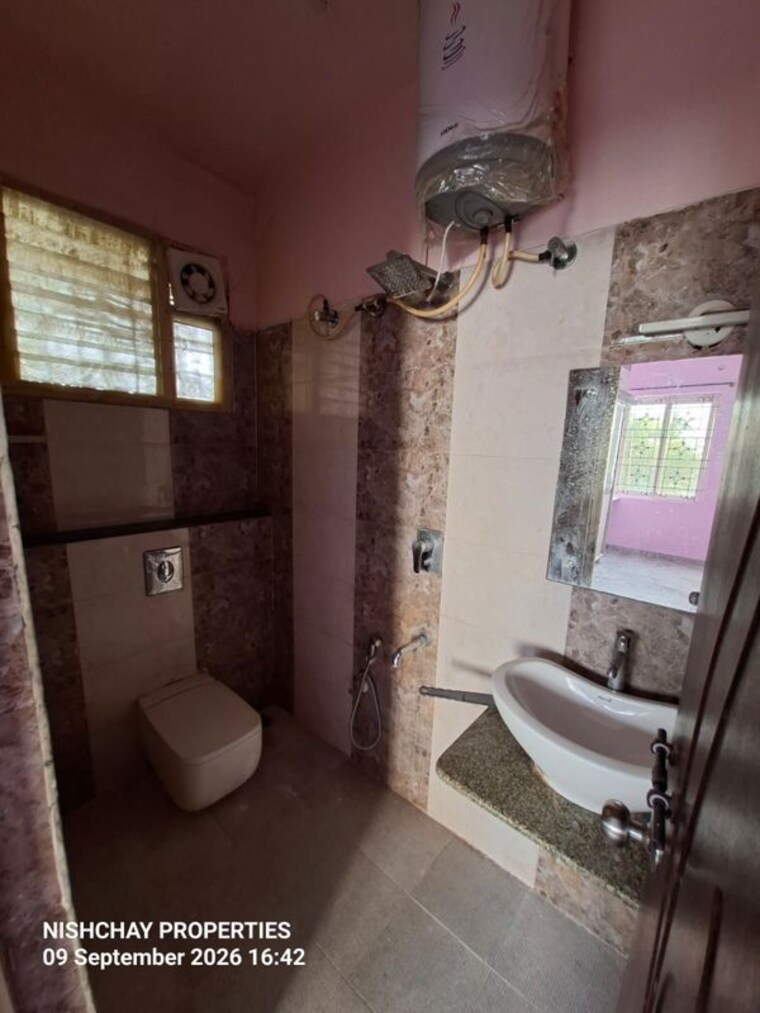 Bathroom, hbr layout 3 Bedroom 1500 Sq.Ft. Independent House In Hbr Layout Bangalore 10684785