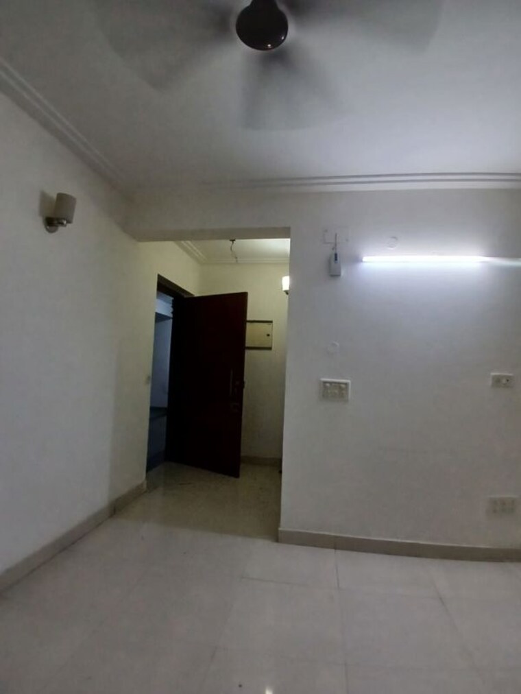 Room, swaran-nagri 3 Bedroom 1800 Sq.Ft. Apartment In Sector 31 Faridabad 10684934