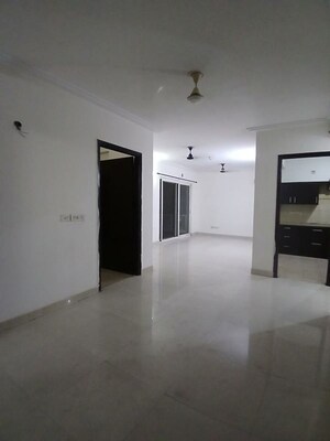 Room in 3 BHK Apartment at Swaran Nagri, Sector 31 – for Rent