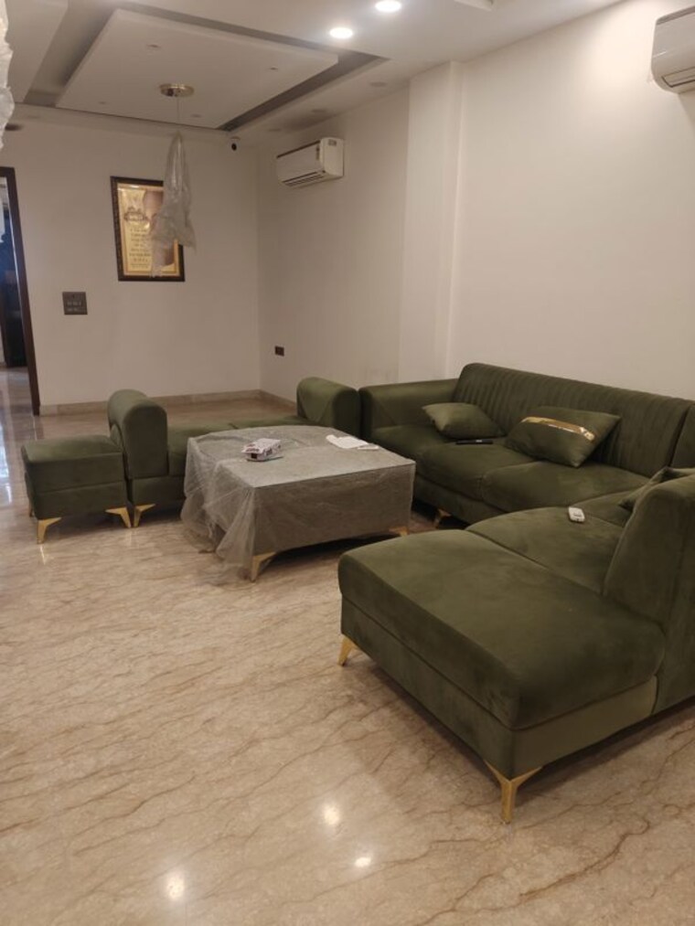 Living Room, rajouri garden 3 Bedroom 200 Sq.Yd. Builder Floor In Rajouri Garden Delhi 10684971