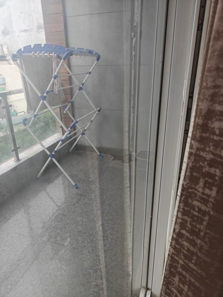 Balcony, rajouri garden 3 Bedroom 200 Sq.Yd. Builder Floor In Rajouri Garden Delhi 10684971