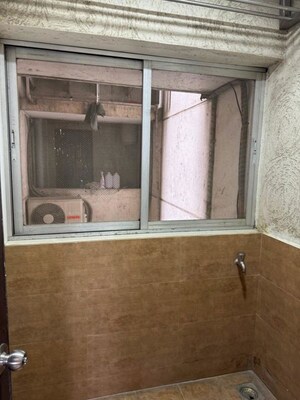 Room in 3 BHK Apartment at Lodha Splendora River View, Ghodbunder Road – for Rent