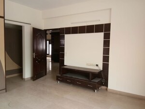 Room in 3 BHK Independent House at Sector 14 – for Rent