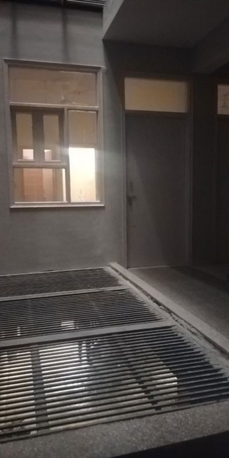 Room, sector 14 3 Bedroom 1725 Sq.Ft. Independent House In Sector 14 Gurgaon 10684986