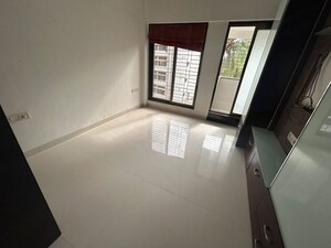 Room in 2 BHK Apartment at Juhu – for Rent