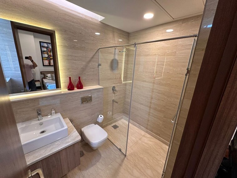 Bathroom, ambience-creacions 4 Bedroom 3975 Sq.Ft. Apartment In Sector 22 Gurgaon 10685012